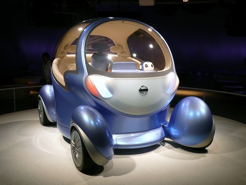 NISSAN PIVO 2