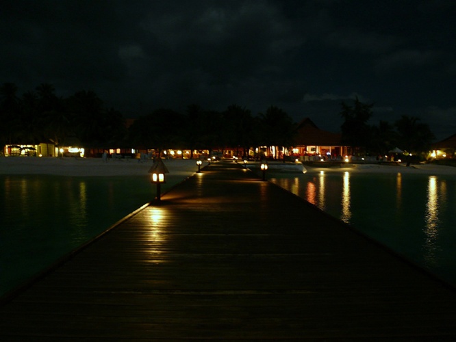 桟橋と島 / Island over Jetty 